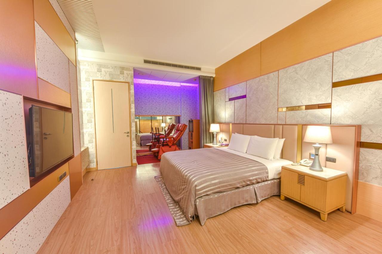 Purple Garden Motel Kaohsiung Exterior photo