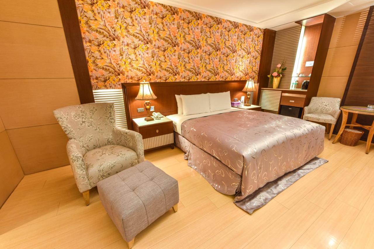 Purple Garden Motel Kaohsiung Exterior photo