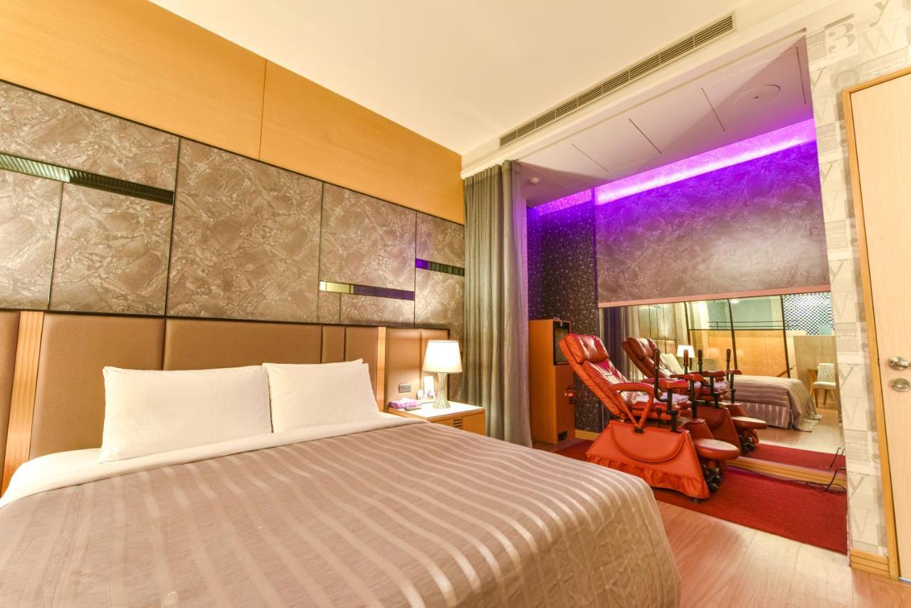 Purple Garden Motel Kaohsiung Exterior photo